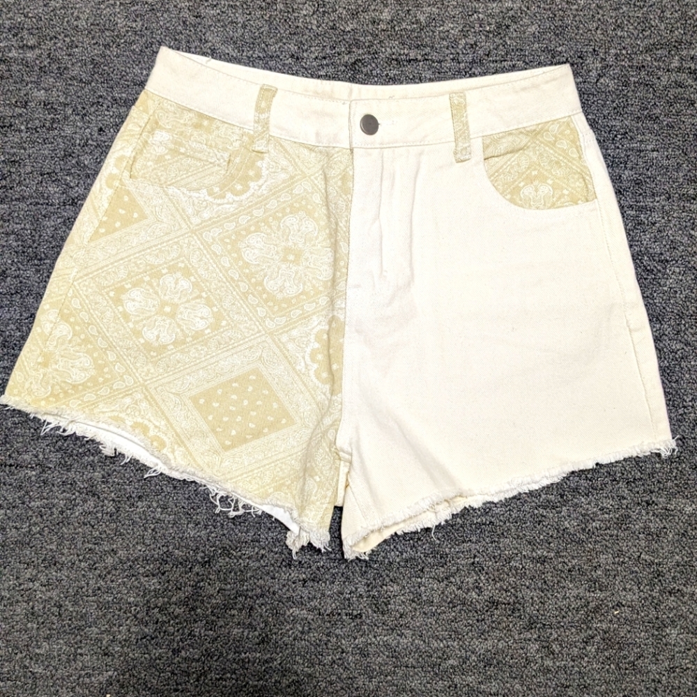 Two-Tone Cream Bandana Print High-Waist Women's Shorts